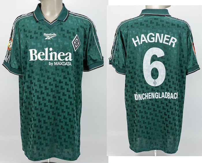 Original match worn Spielertrikot von Borussia Mönchengladbach mit der Rückennummer 6. Getragen von Matthais Hagner in einem Spiel der Fußball-Bundesliga in der Saison 1998/1999. Tauschtrikot von Gaudino. Status:ABA.