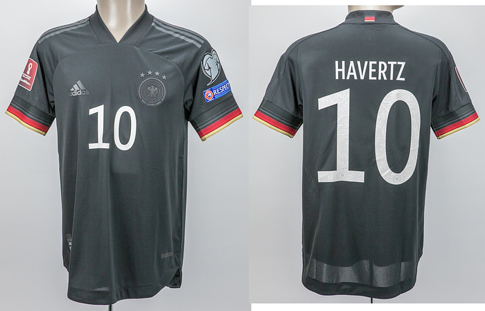 Original match worn Spielertrikot von Deutschland mit der Rückennummer 10. Getragen von Kai Havertz am 28.03.2021 im Qualifikationsspiel zur Fußball Weltmeisterschaft gegen Rumänien. Rumänien  - Deutschland 0:1. Status: AAB.
