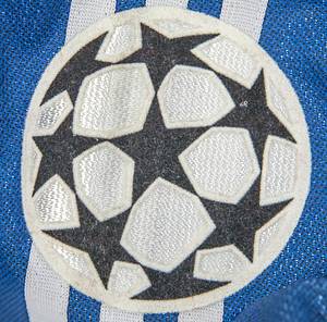 Original match worn Torwart-Trikot von Bayern München mit der Rückennummer 1. Getragen von Oliver Kahn in einem Spiel der UEFA Champions League in der Saison 2002/2003. Kahn ist Fußball-Europameister 1996 und Vize-Weltmeister 2002. Status:ABB. - Bild 6